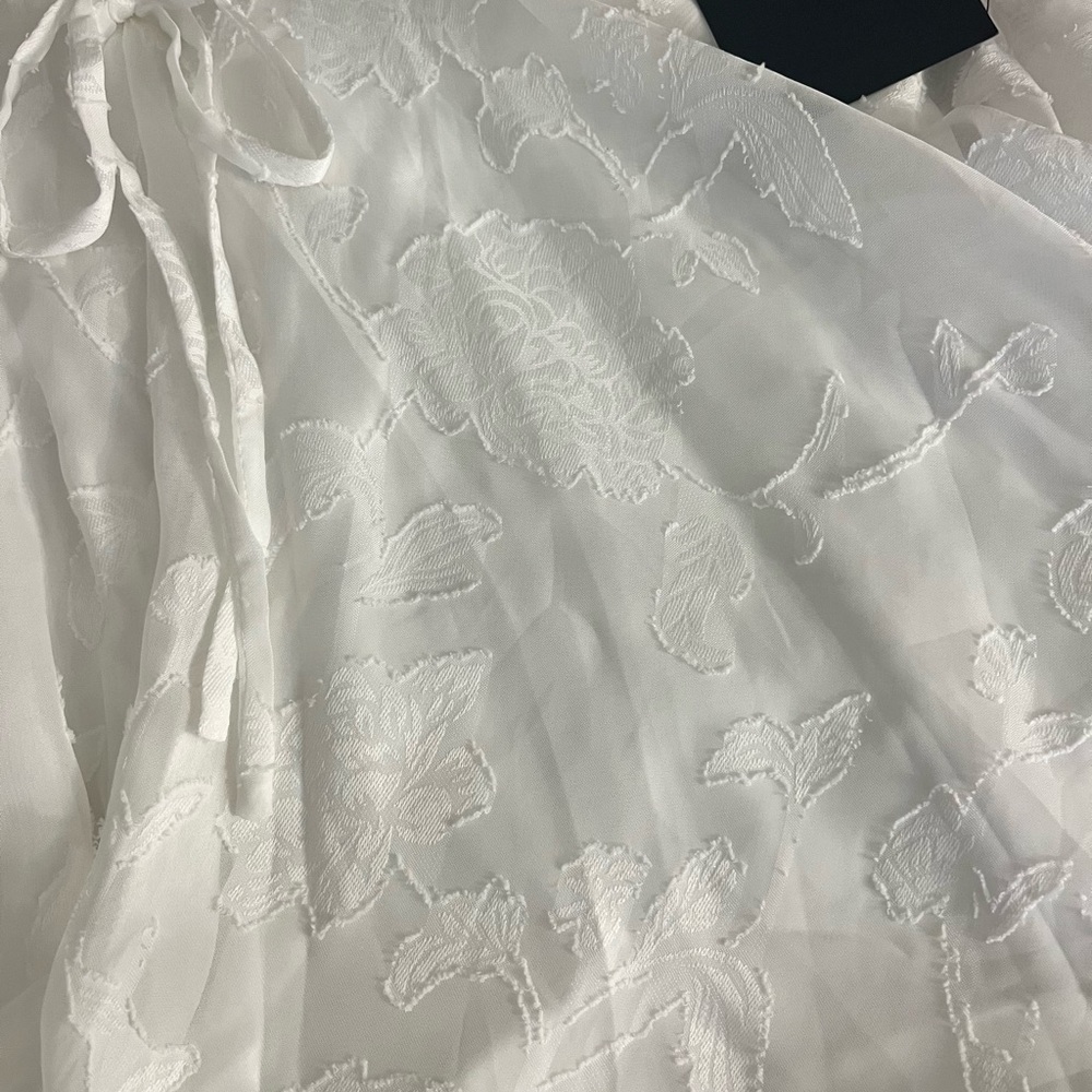 ❗️*SOLD*❗️ Lulu’s White lace NWT dress/Romper, bachelorette - Picture 3 of 7